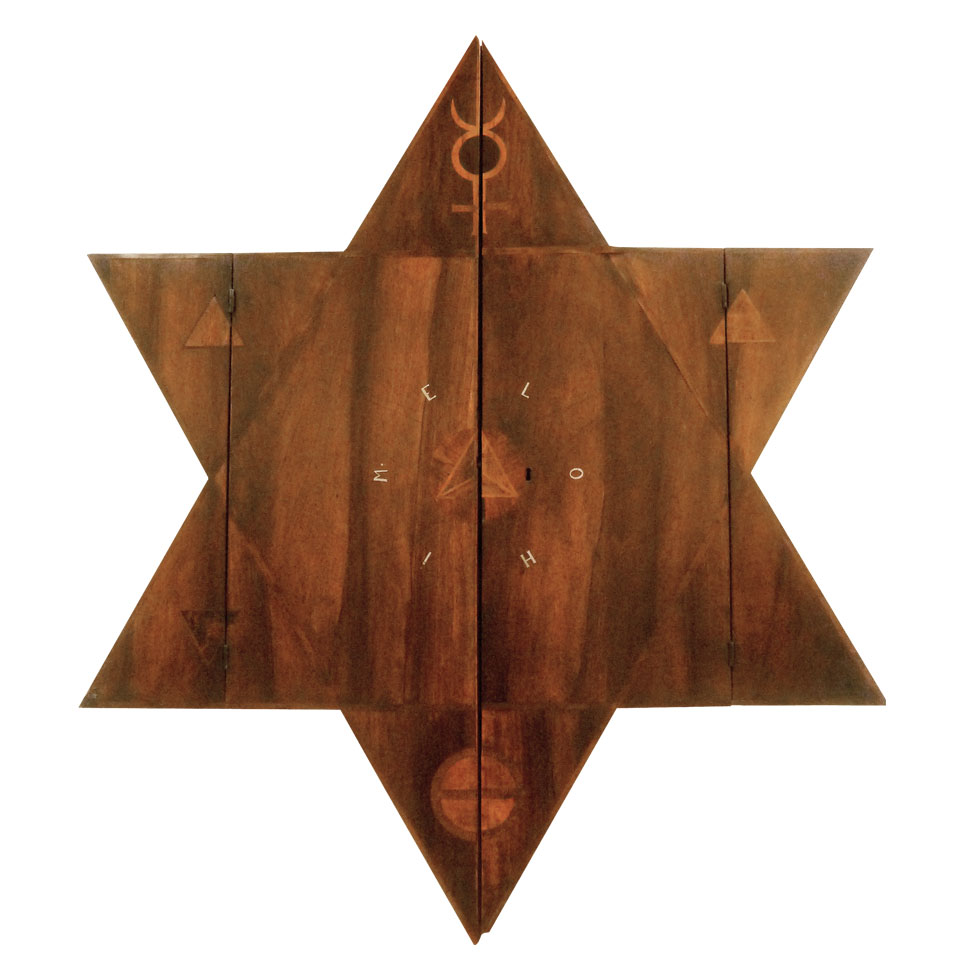 A highlight of the exhibition is the star-shaped cabinet found in Faust's birthplace in the 19th century